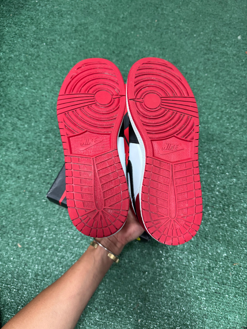 6y- Air Jordan 1 Retro High OG Black Toe