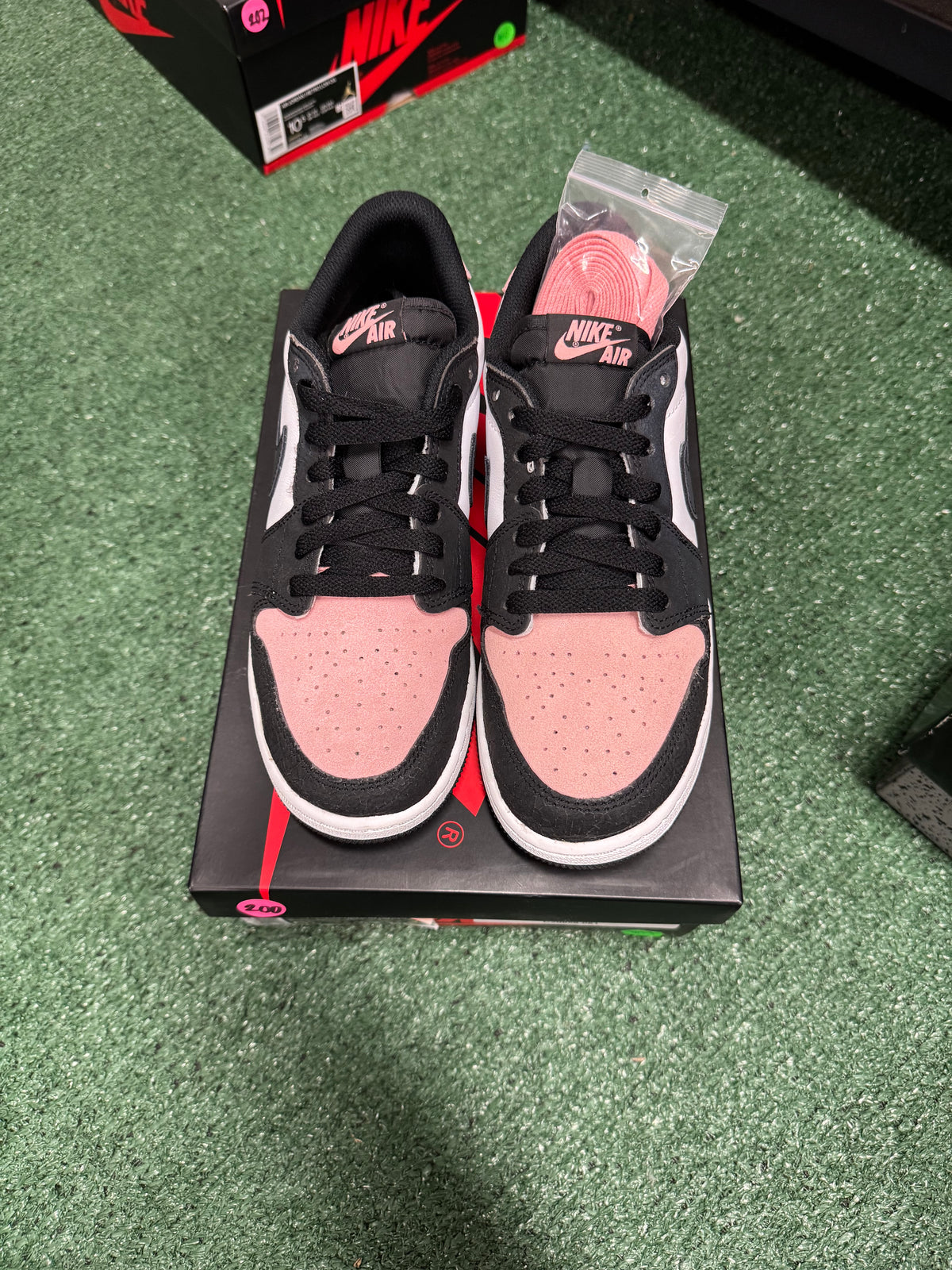 8m- Air Jordan 1 Low OG Bleached Coral
