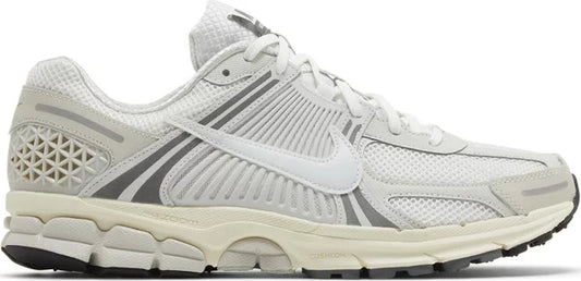 Nike Vomero 5 Platinum Tint