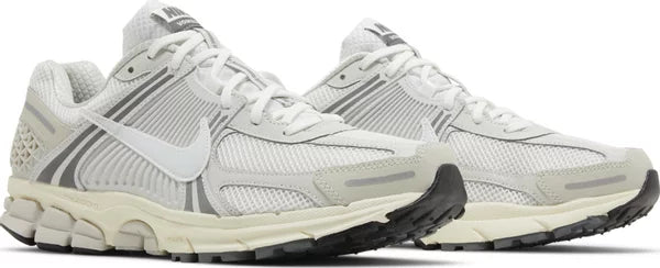 Nike Vomero 5 Platinum Tint