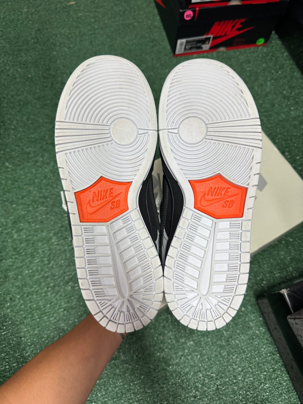 8m- Nike Dunk Low SB Tightbooth