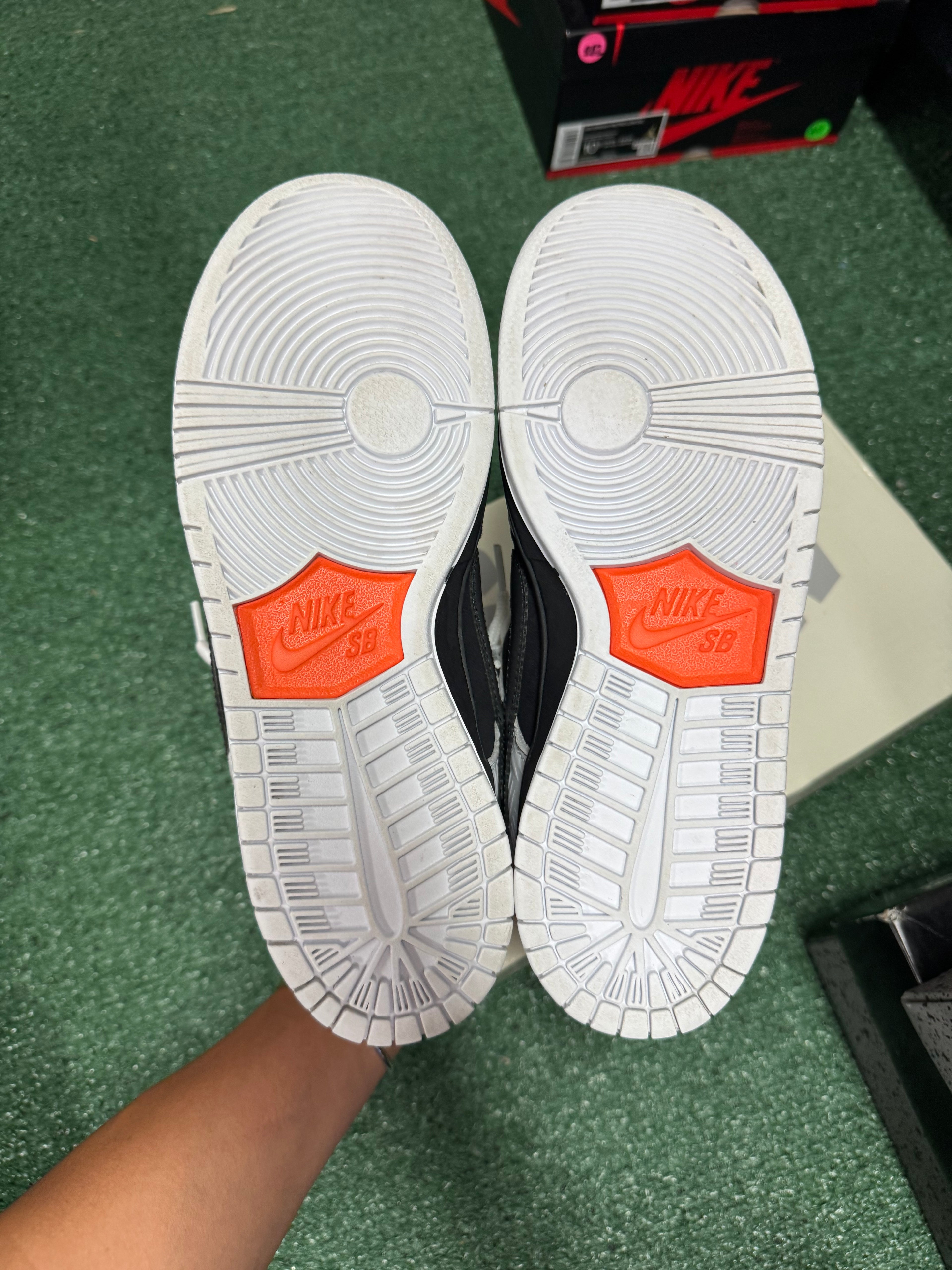 8m- Nike Dunk Low SB Tightbooth