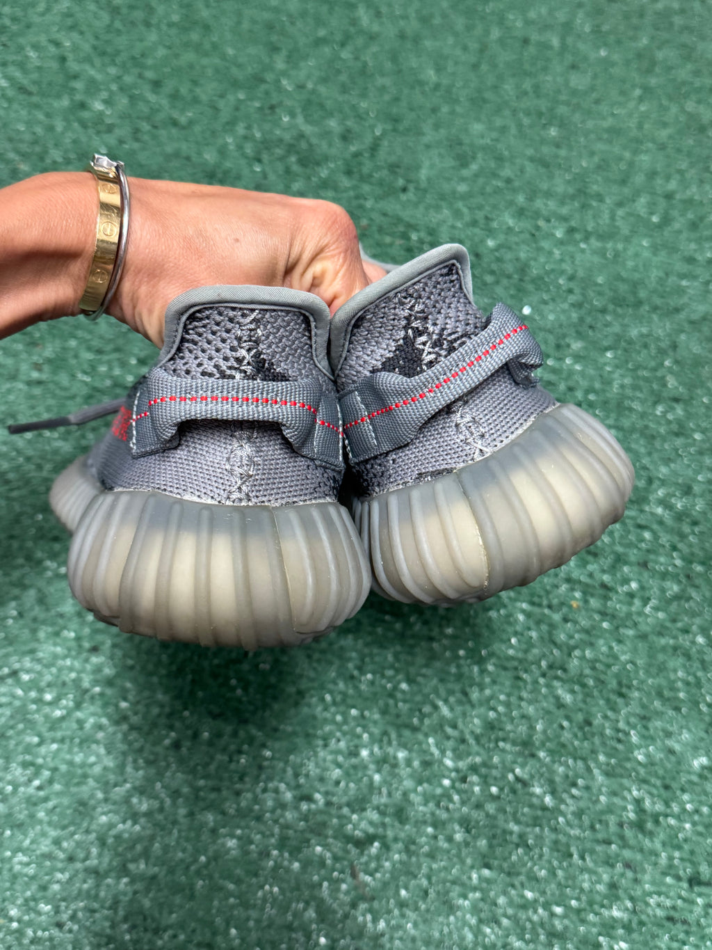 6m- Yeezy Boost 350 V2 Beluga 2.0
