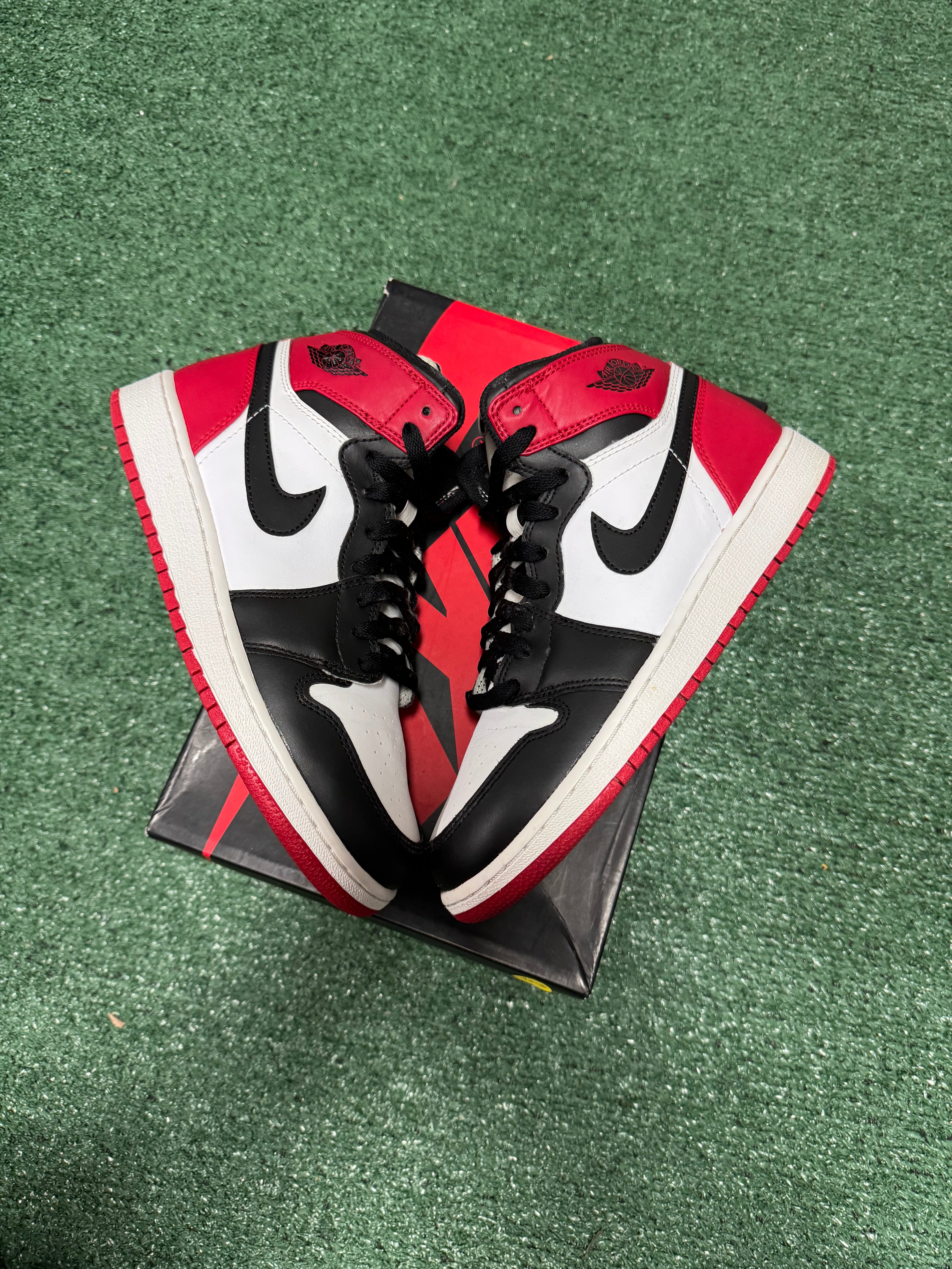 6y- Air Jordan 1 Retro High OG Black Toe