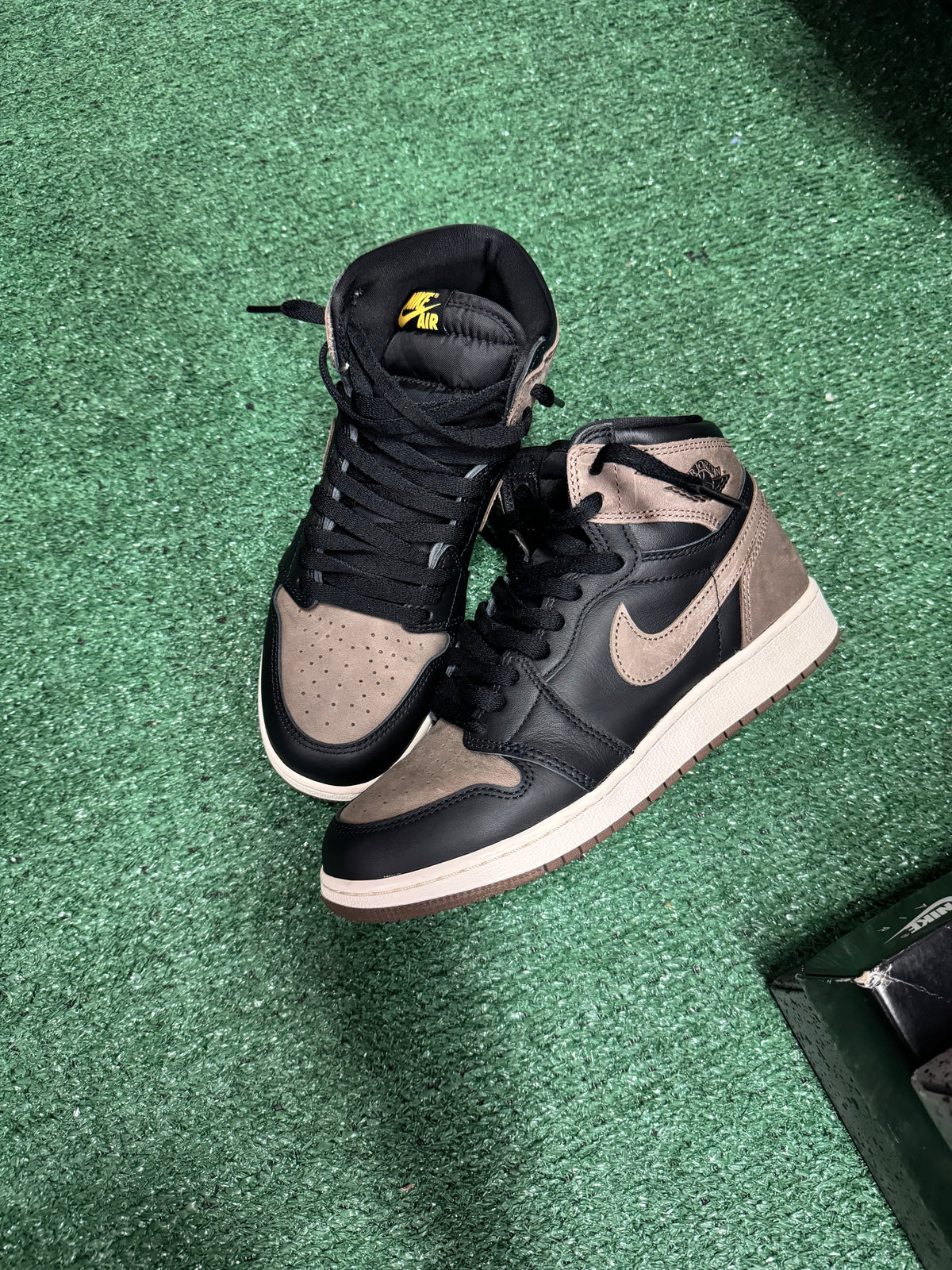 6.5y- Air Jordan 1 Retro High OG Palomino