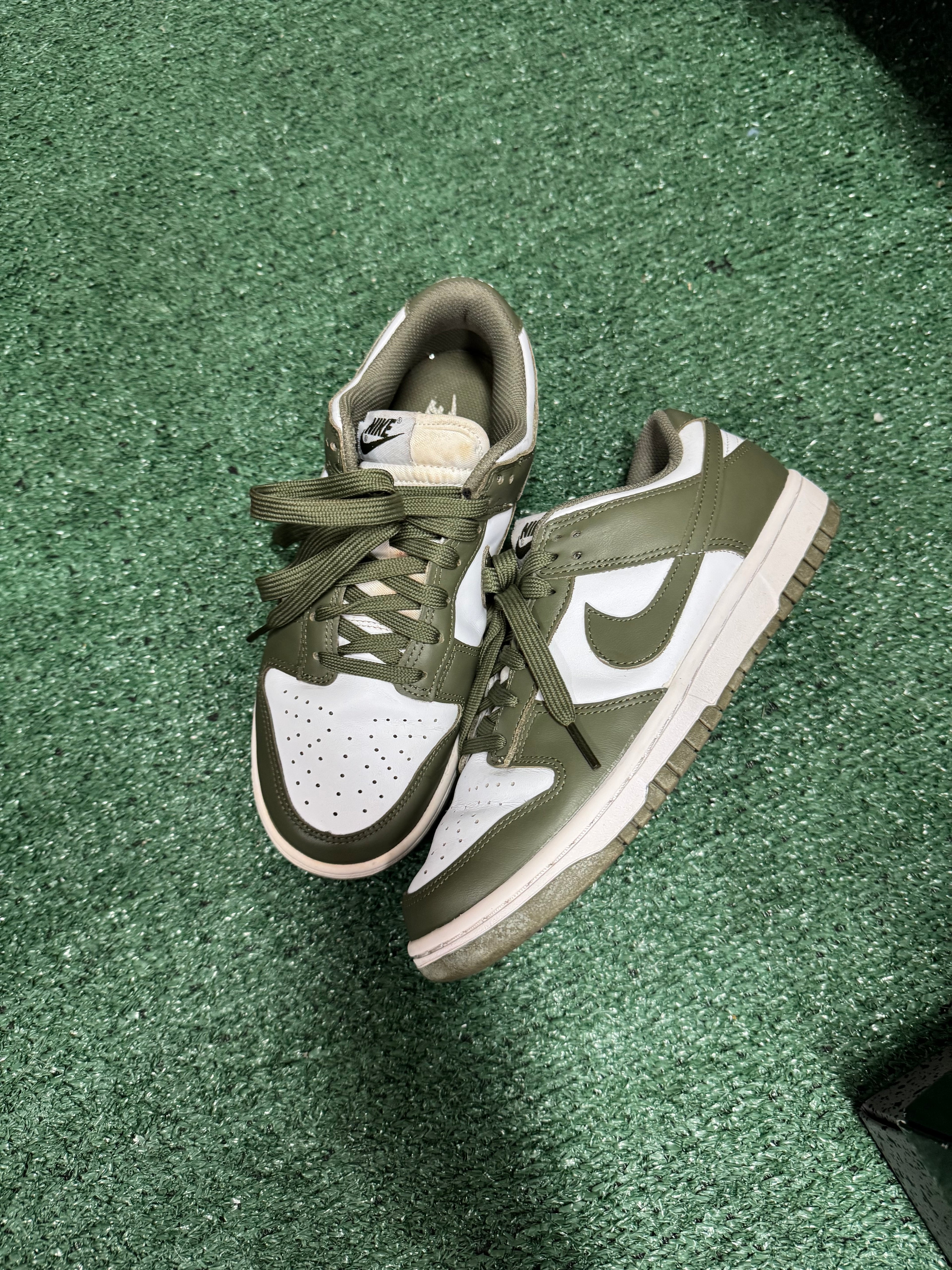 7.5w- Nike Dunk Low Olive