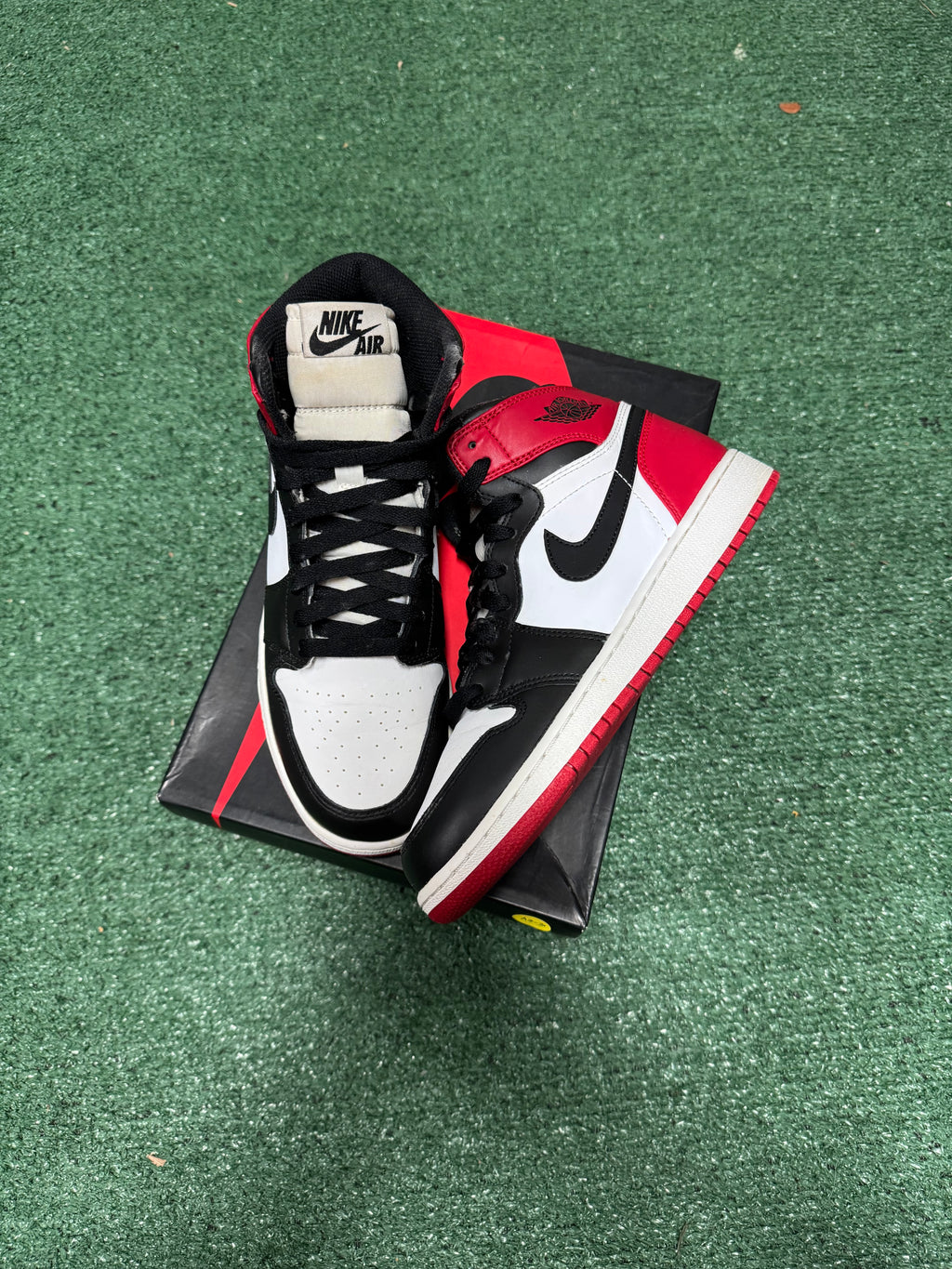 6y- Air Jordan 1 Retro High OG Black Toe
