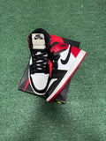 6y- Air Jordan 1 Retro High OG Black Toe