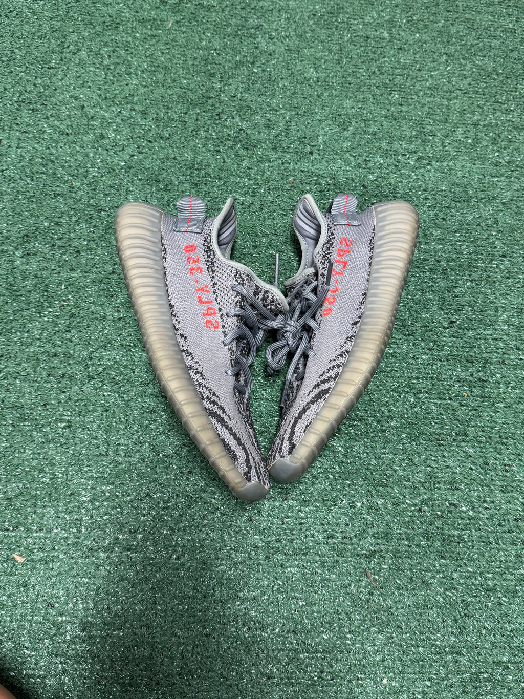 6m- Yeezy Boost 350 V2 Beluga 2.0