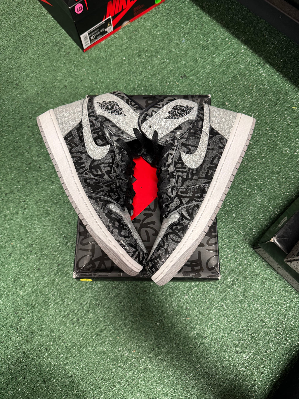 9.5m- Air Jordan 1 Retro High OG Rebellionaire