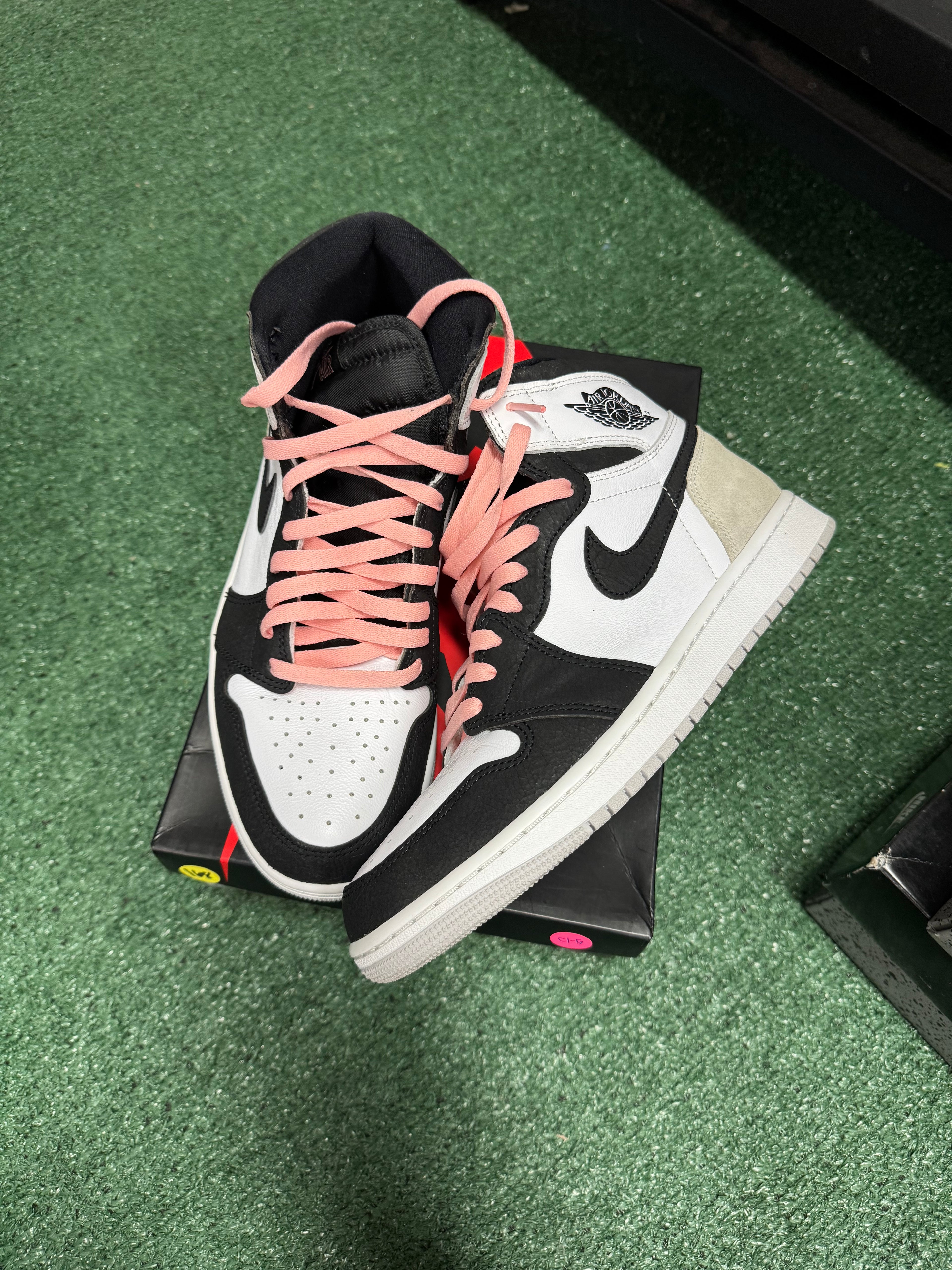 9.5m- Air Jordan 1 Retro High OG Stage Haze