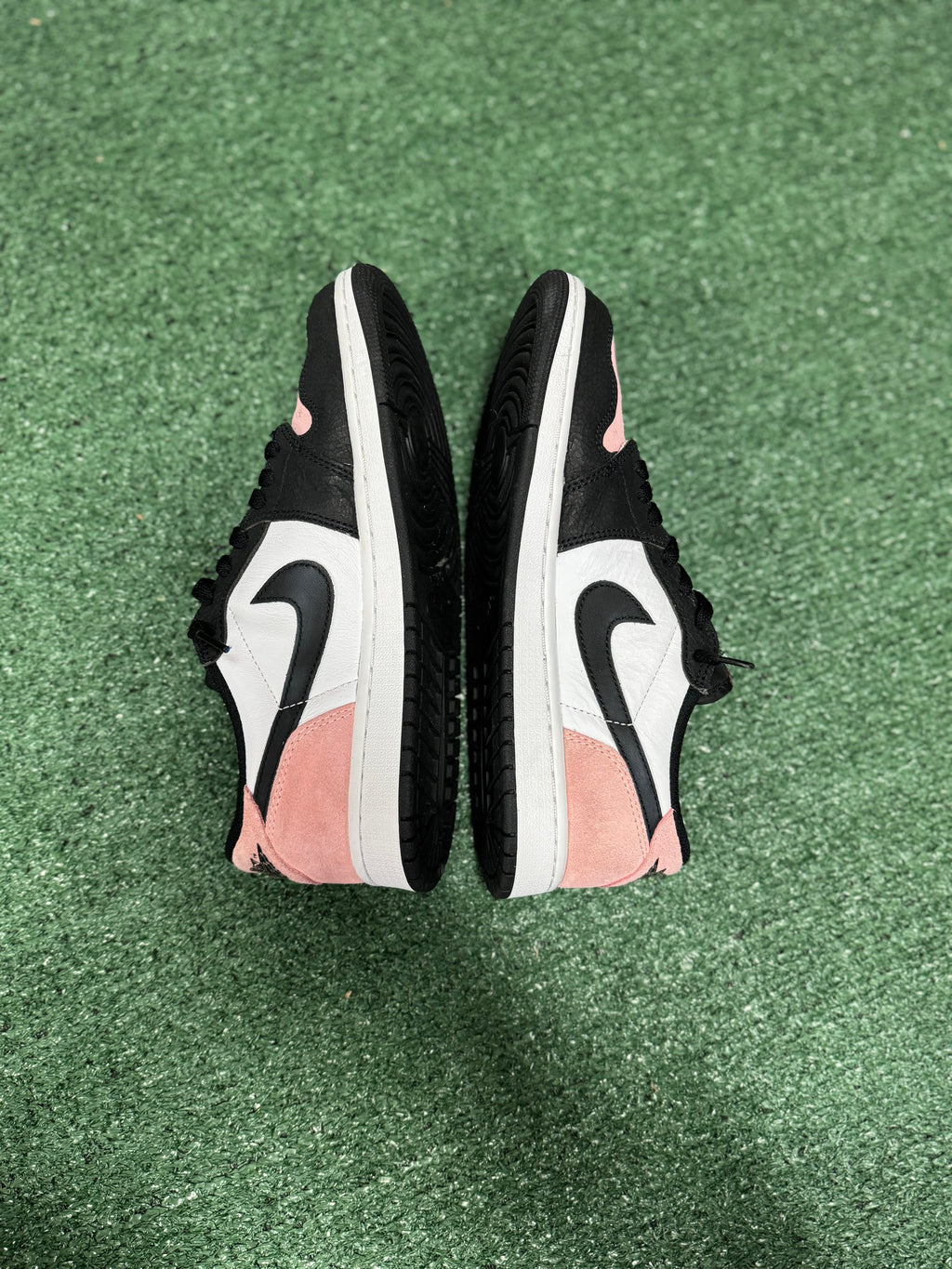 6.5y- Air Jordan 1 Low Bleached Coral