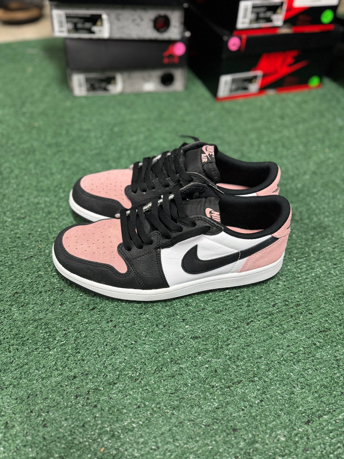 6.5y- Air Jordan 1 Low Bleached Coral