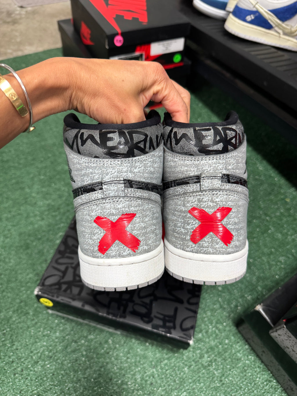 9.5m- Air Jordan 1 Retro High OG Rebellionaire