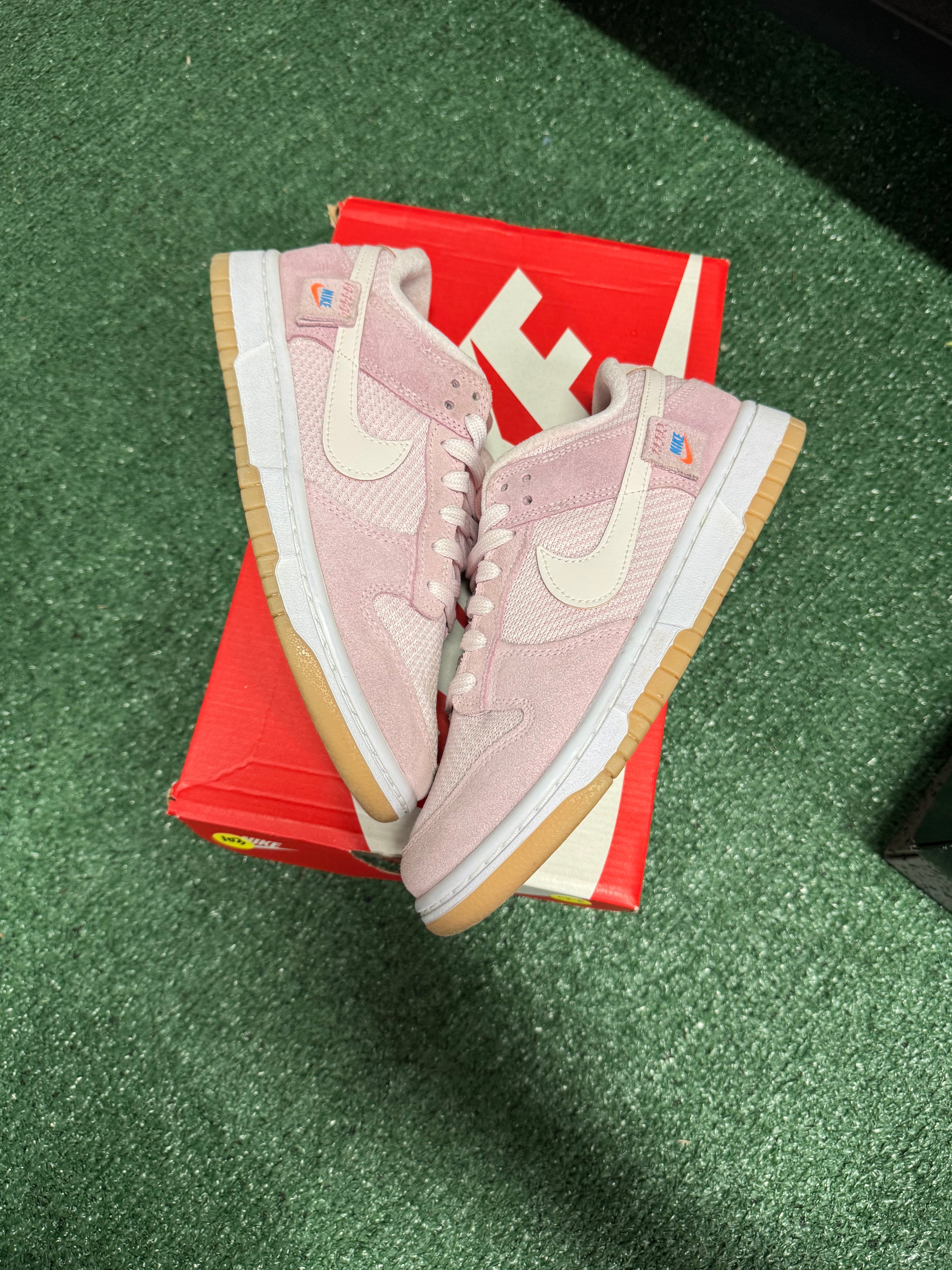 7.5w- Nike Dunk Low Teddy Bear
