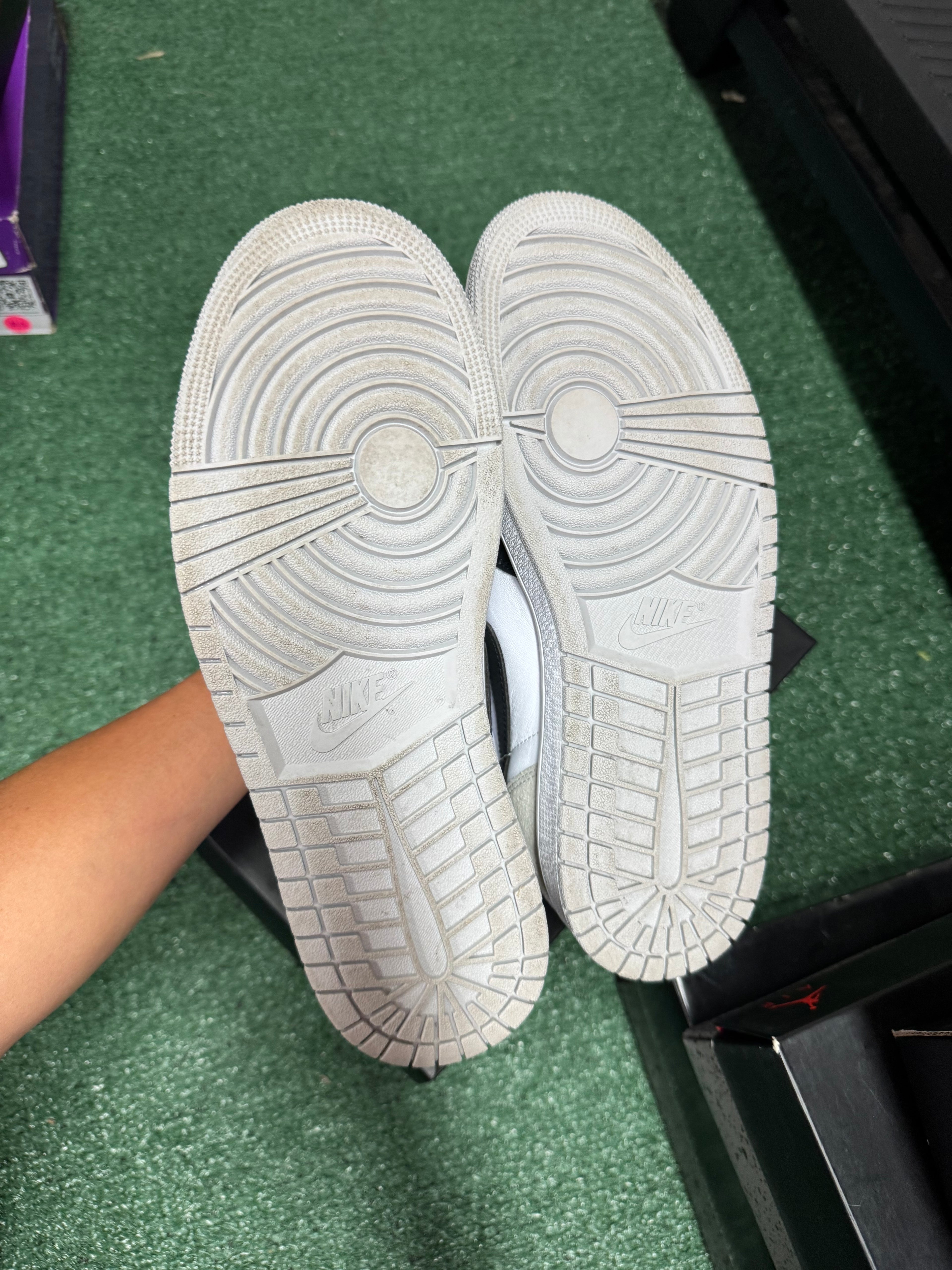 9.5m- Air Jordan 1 Retro High OG Stage Haze