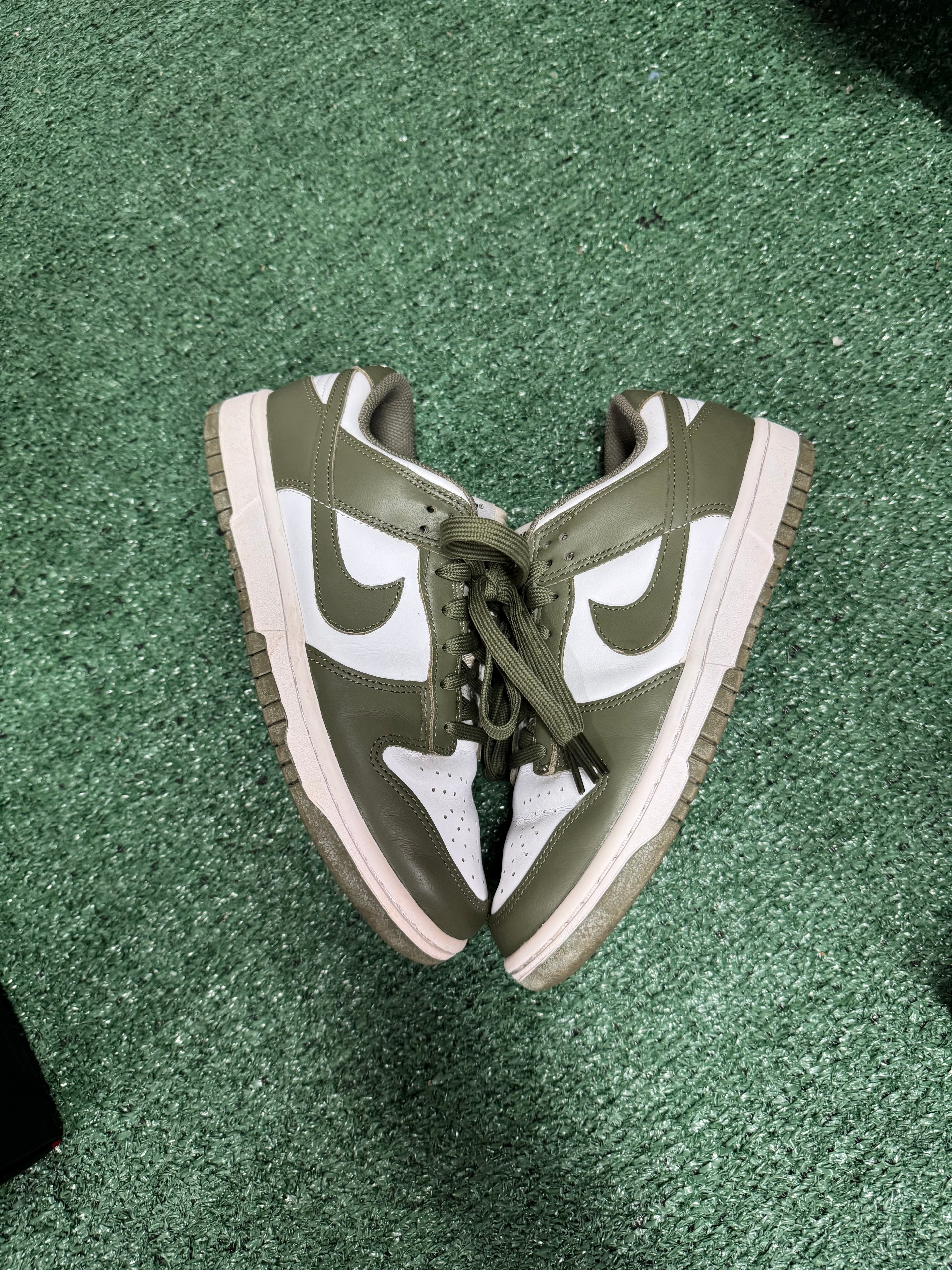7.5w- Nike Dunk Low Olive