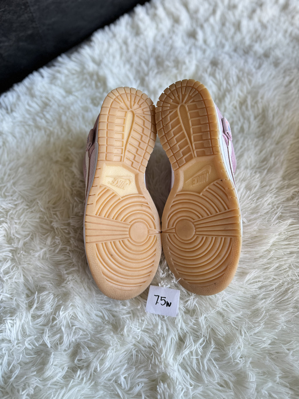 Nike Dunk Low SE Teddy Bear *
