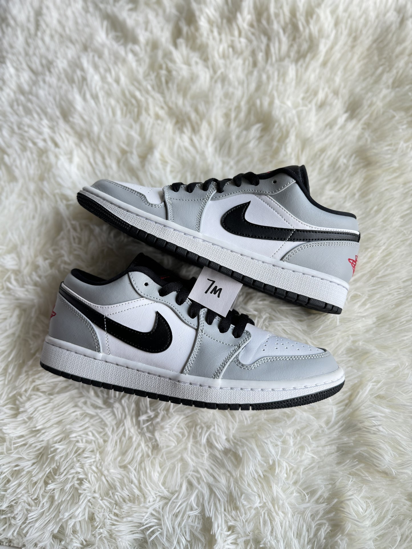 Air Jordan 1 Low Light Smoke Grey