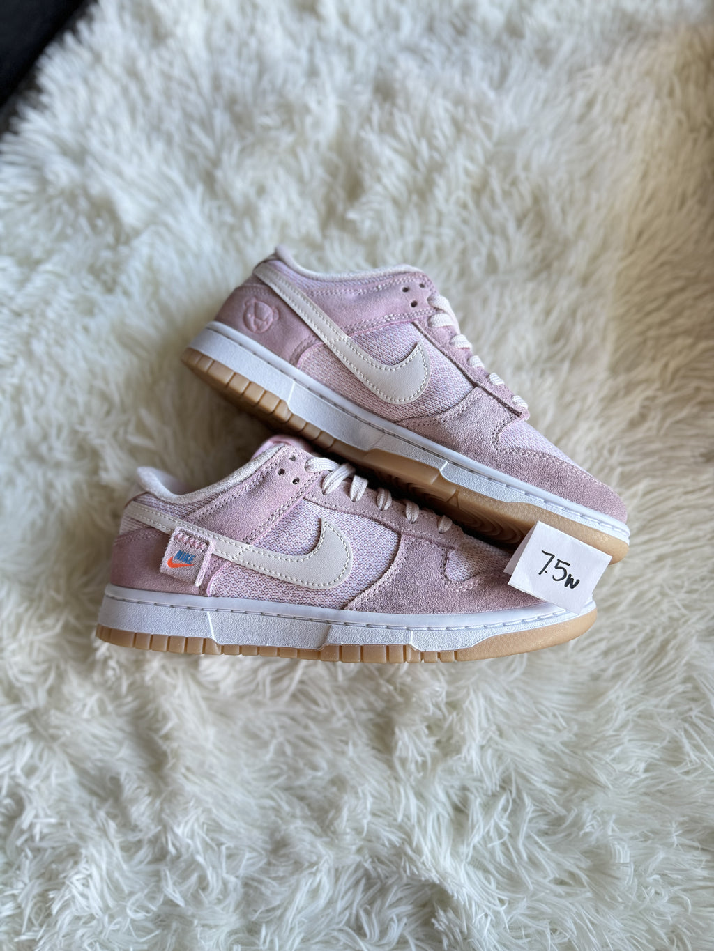 Nike Dunk Low SE Teddy Bear *