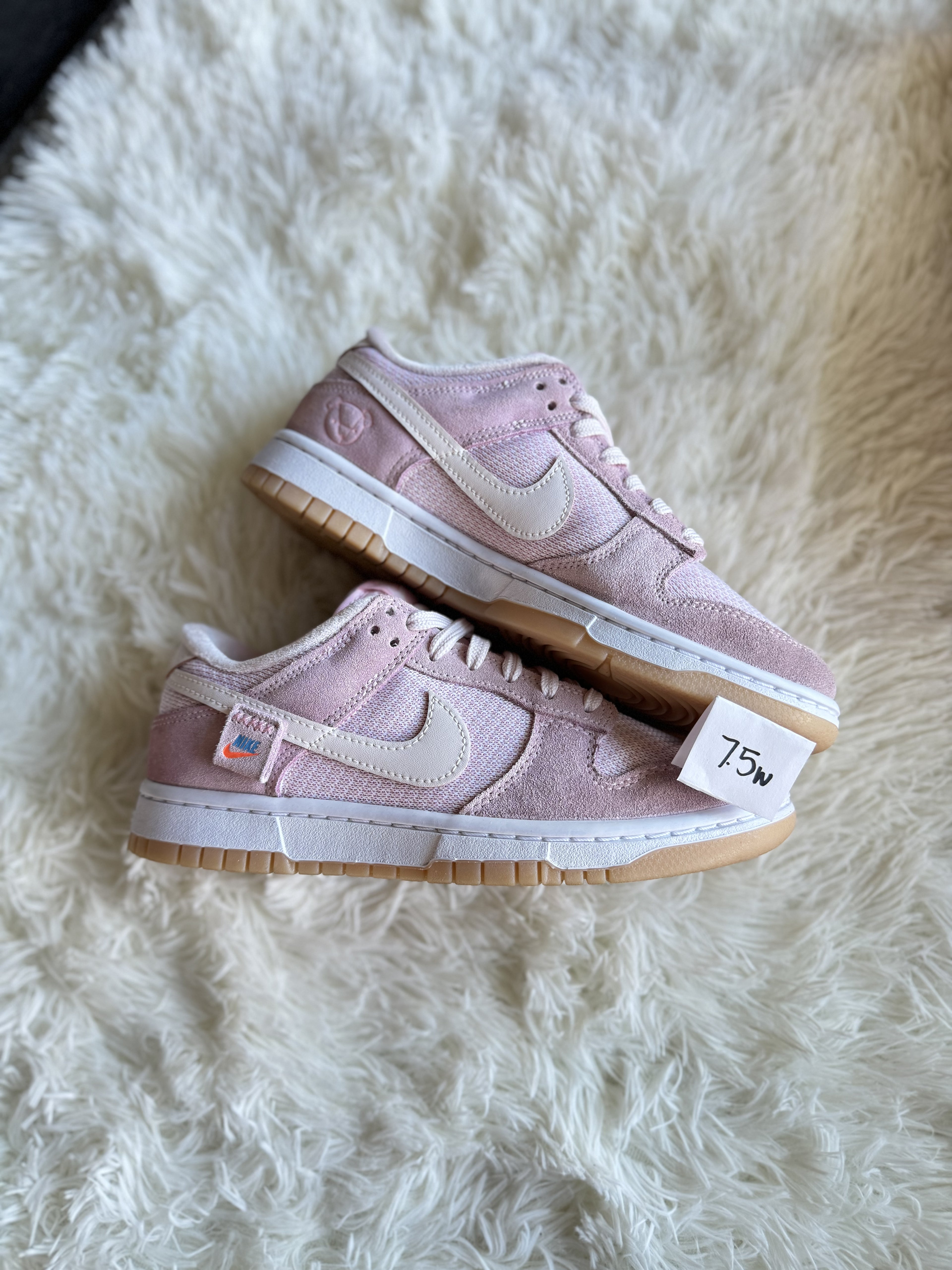 Nike Dunk Low SE Teddy Bear *