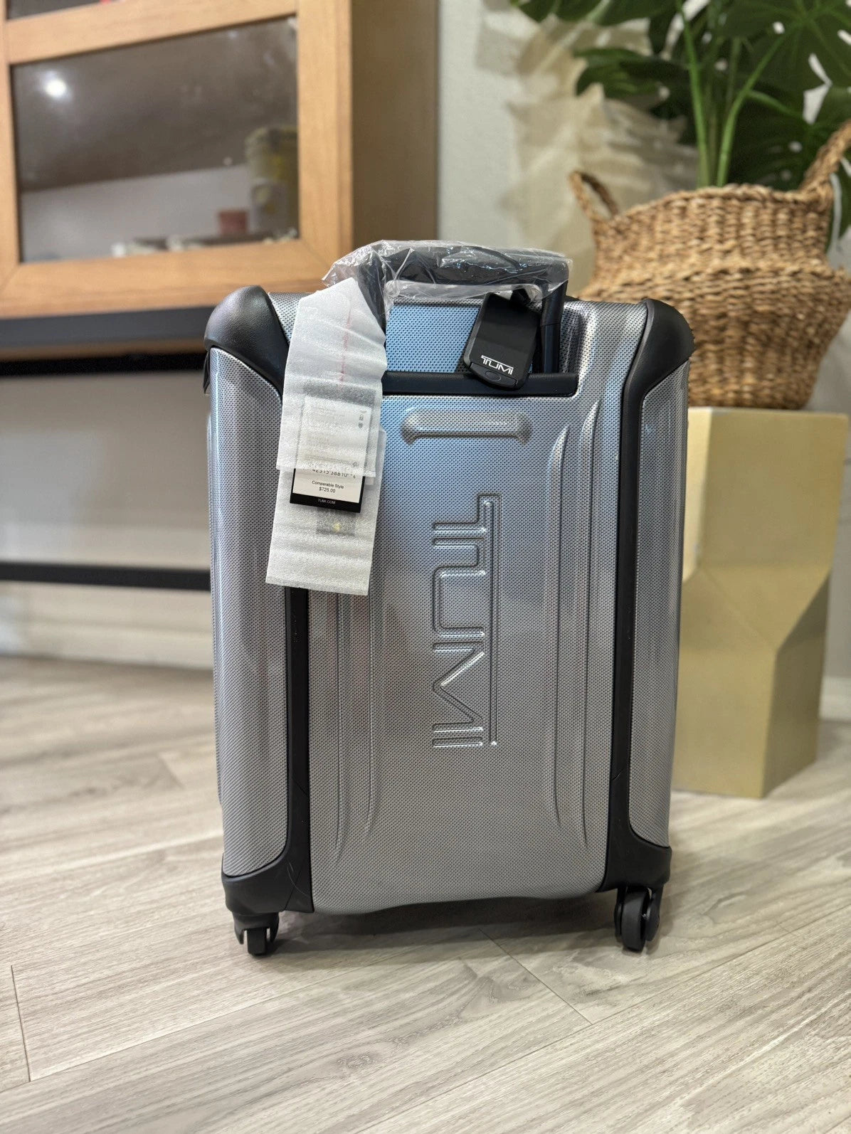 TUMI 22" Vapor Continental Carry On Hardcase Spinner Suitcase- Silver